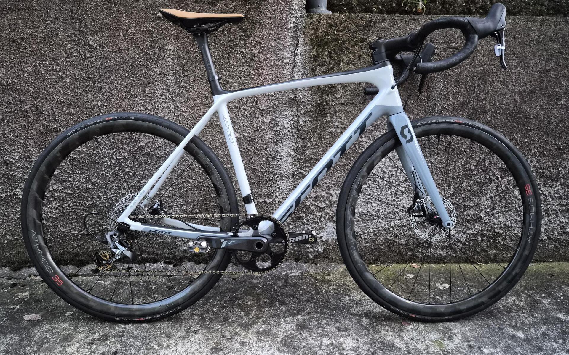 Bici da corsa Scott Addict 20 Carbonio, Usata, 2019, Milano