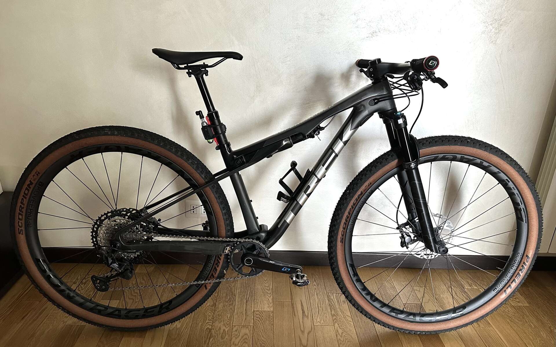 Mountain Bike Trek Supercaliber Carbonio, Usata, 2023, Bergamo