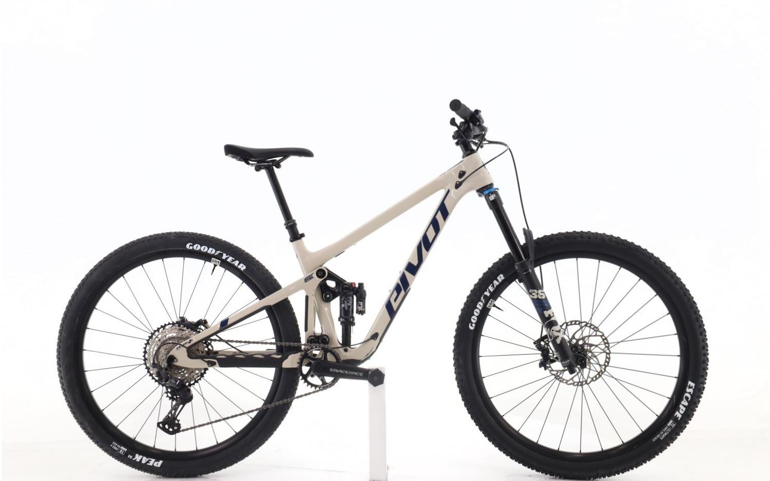 Mountain Bike False Zyclora · Pivot Switchblade Ride XT, Usata, 2023, Barcelona