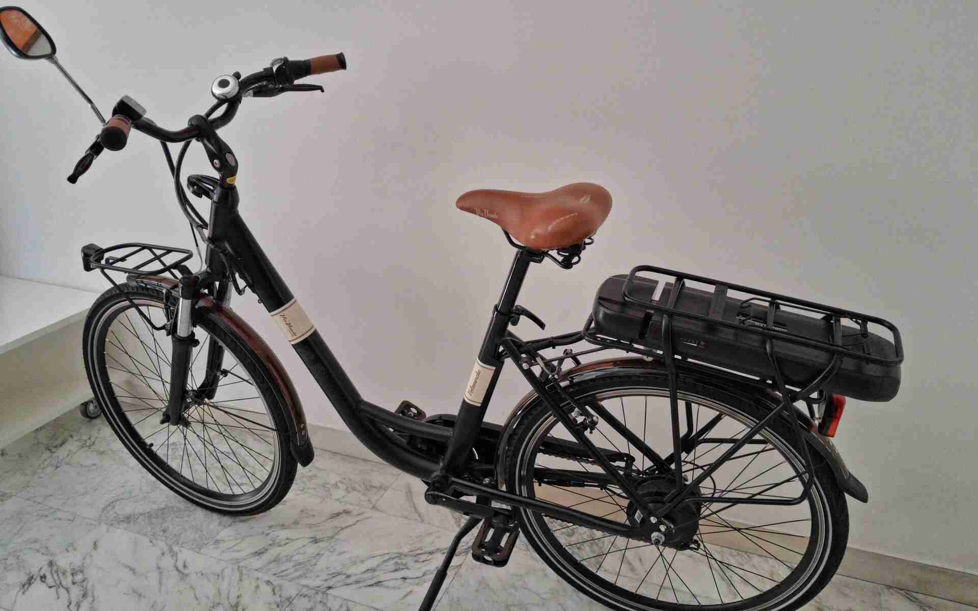 E-Bike VELOMARCHE VIA VENETO E-BIKE CLASSIC 26 Lady Six speed, Usata, 2023, 2024, Roma